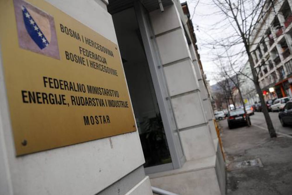 Poticaji za privatne firme političara