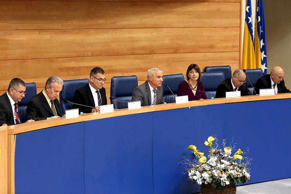 Politikom do profita