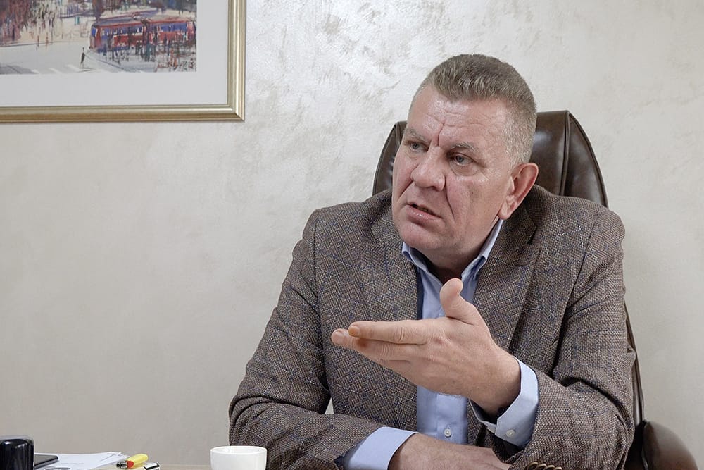 Agan Dolović, bivši predsjednik Kantonalne komore magistara i vlasnik apoteke “Al Hana”, godinama insistira na zatvaranju komšijske “Dive Medice” (Foto: CIN)