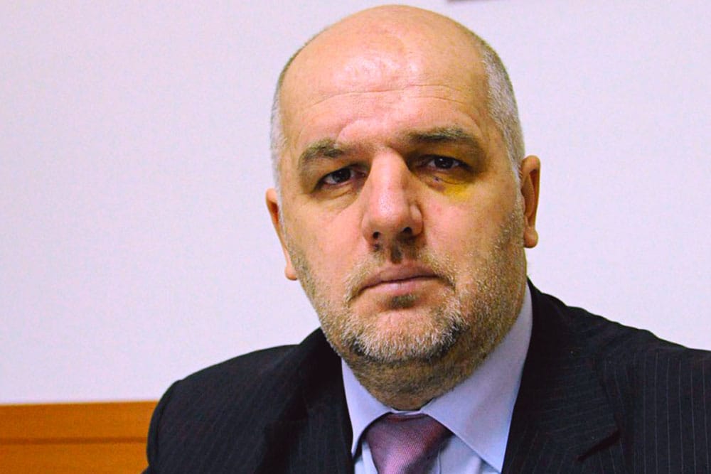 Naslovna-Amir_Zukić