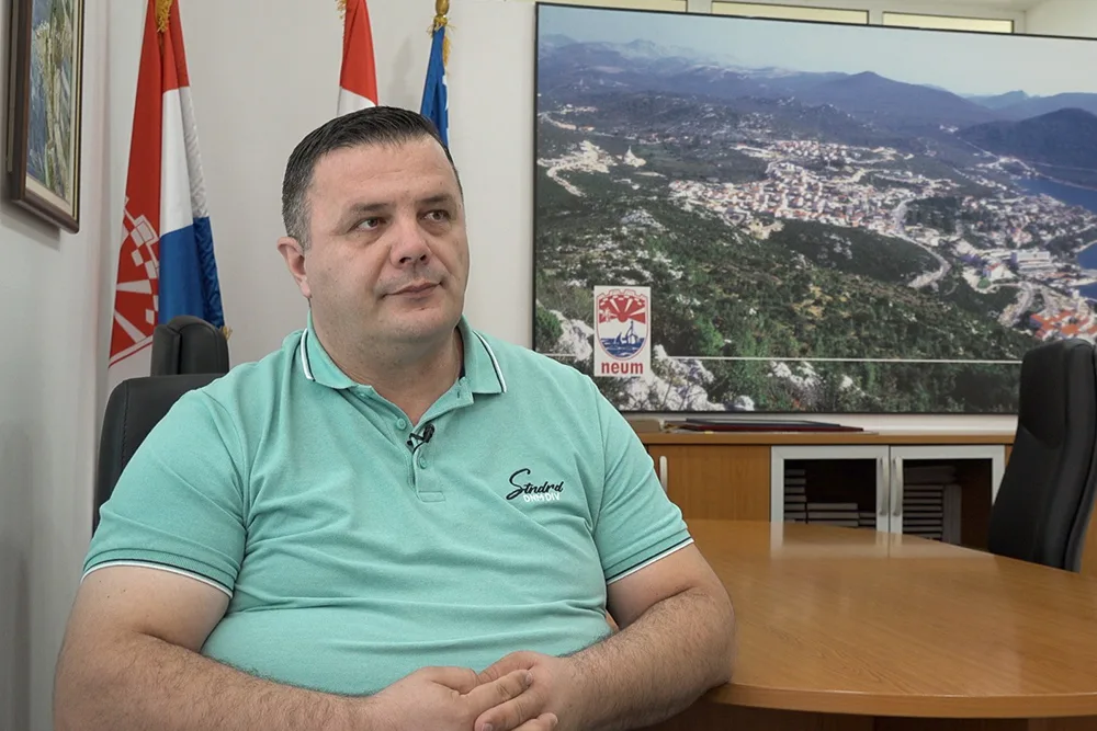 Za Dragana Jurkovića, načelnika Neuma, stvarni vlasnik objekta na bh. obali je Ugostiteljsko-turističko poduzeće „Odmaralište Neum“ (Foto: CIN)