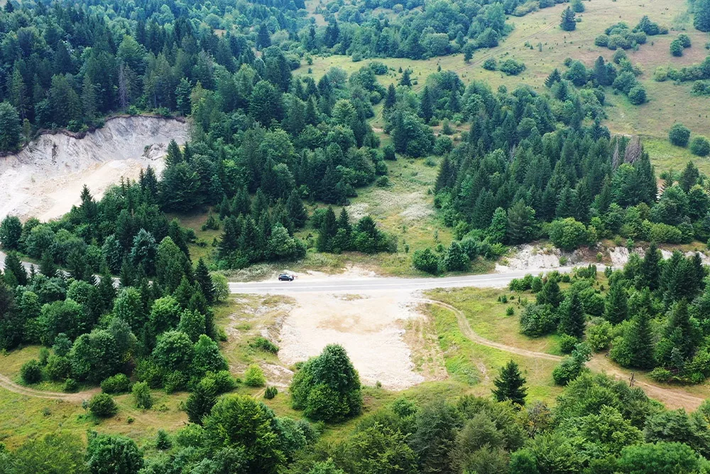 Načelnik Ibro Berilo je humanitarnom Udruženju „Srce za djecu oboljelu od raka“ prodao zemljište na Bjelašnici po 15 puta većoj cijeni nego što ga je platio 14 godina ranije, zaradivši 55.000 KM (Foto. CIN)