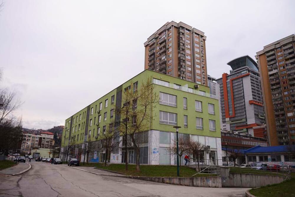 Zgrada u kojoj se nalazi jedan od tri stana koji je Gavrankapetanoviću poklonila njegova majka (Foto: CIN) Zgrada u kojoj se nalazi jedan od tri stana koji je Gavrankapetanoviću poklonila njegova majka (Foto: CIN)