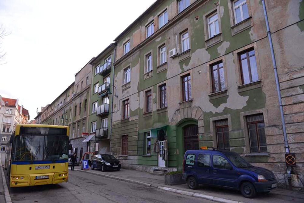 Gavrankapetanović je stan u Ulici Sutjeska kupio certifikatima, pretvorivši ga potom u poslovni prostor (Foto: CIN) Gavrankapetanović je stan u Ulici Sutjeska kupio certifikatima, pretvorivši ga potom u poslovni prostor (Foto: CIN)