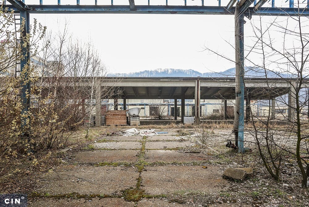 Hlor-alkalni-kompleks-Tuzla-obrasla-i-napustena-postojenja.