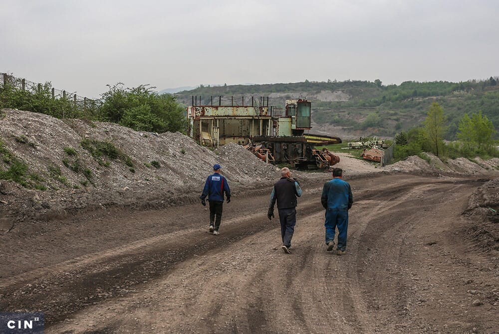 Radnici-na-povrsinskom-kopu-Visca
