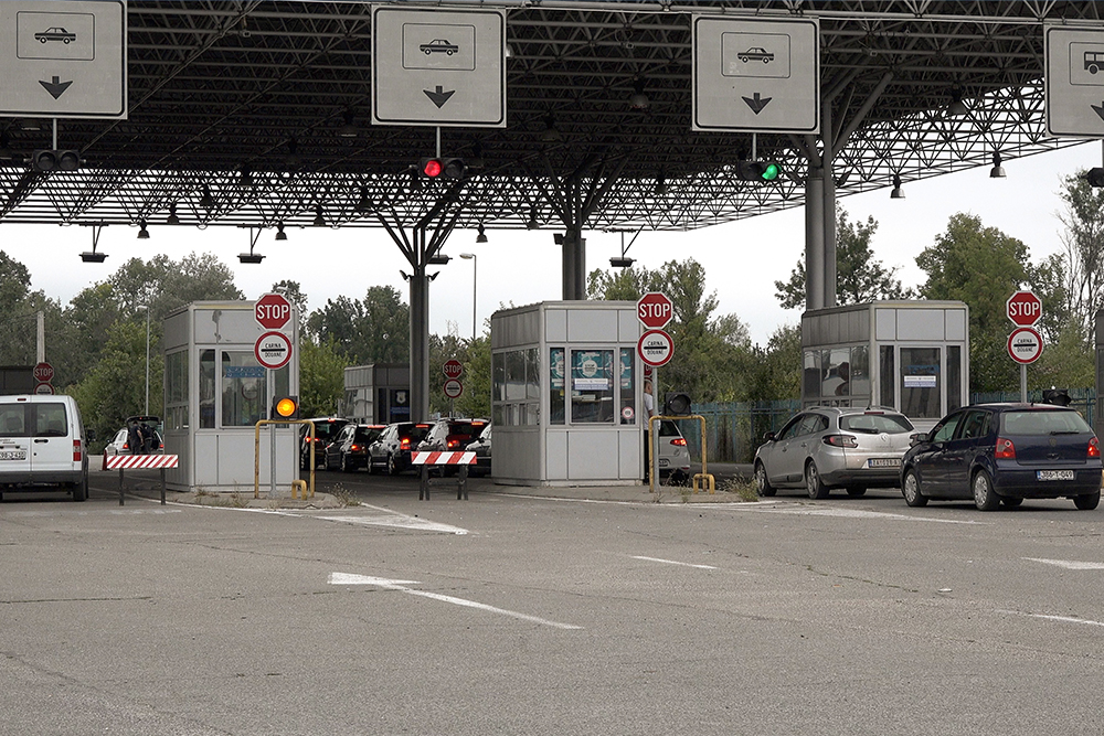 In less than three years, BAM 13.3 million in cash has been taken out of the country in front of the officers in Rača border crossing (Photo: CIN) 
