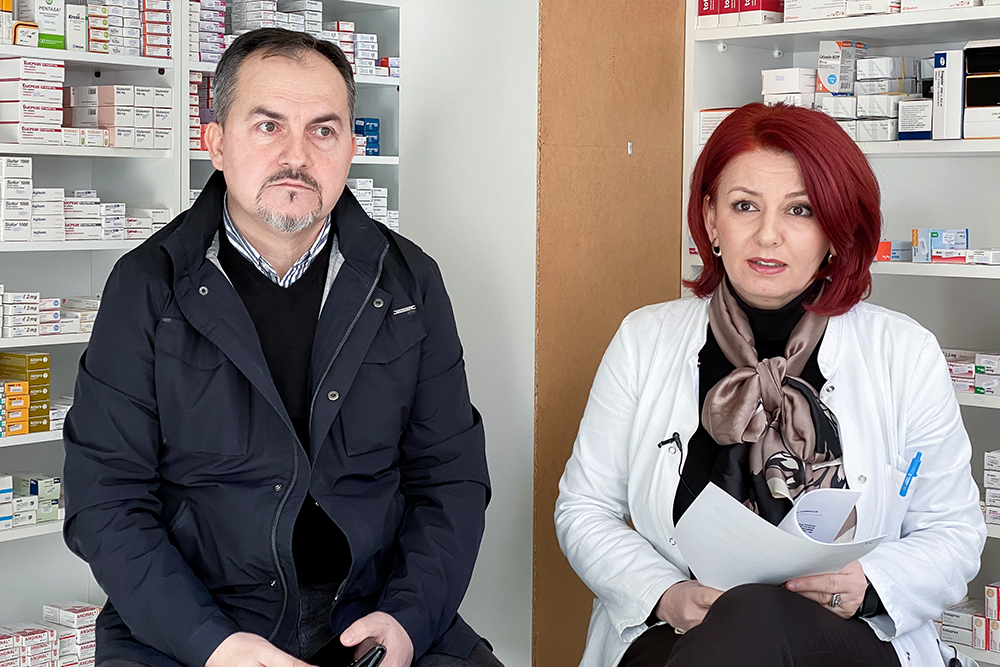 Vlasnici apoteke “Diva Medica” Adisa i Denis Džananović kažu da su sve učinili u skladu sa propisima te da institucije i Kantonalna komora rade protiv njih (Foto: CIN)